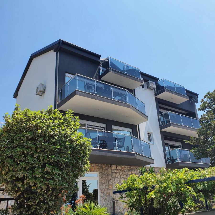 Apartments Blazevic, Heated Pool&Jacuzzi Dramalj Extérieur photo